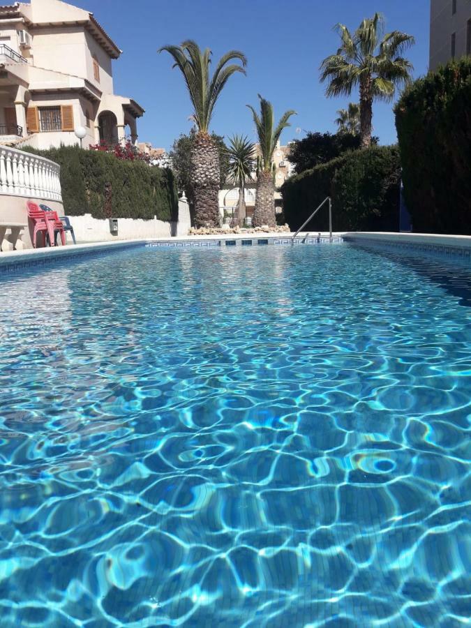 Residencia Alhambra Los Cisnes Torrevieja Buitenkant foto