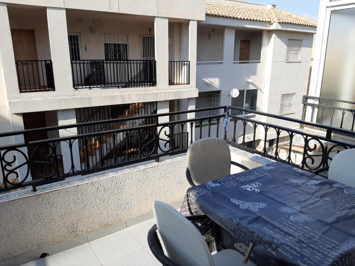 Residencia Alhambra Los Cisnes Torrevieja Buitenkant foto