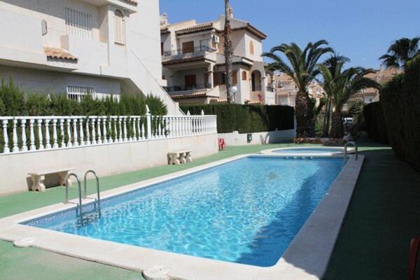 Residencia Alhambra Los Cisnes Torrevieja Buitenkant foto